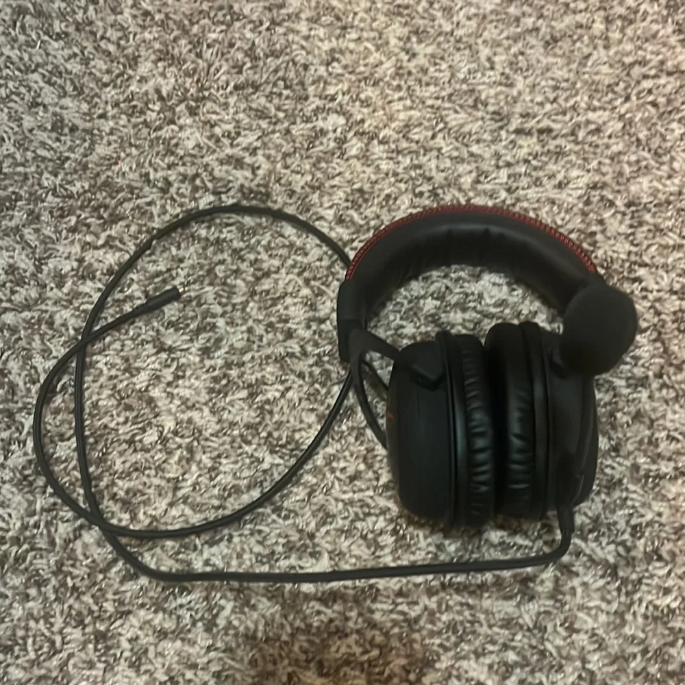 HyperX Core Gaming Headset -Works with PC/PS4 and Xbox One, Nintendo Switch